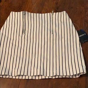 🦋BRAND NEW Forever 21 skirt